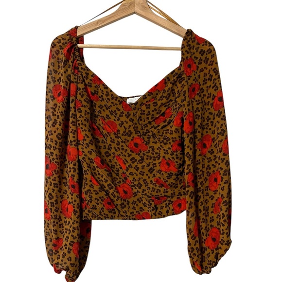 Astr Tops - ASTR the Label Floral Leopard Print Puff Sleeve Cropped Shirred Blouse M